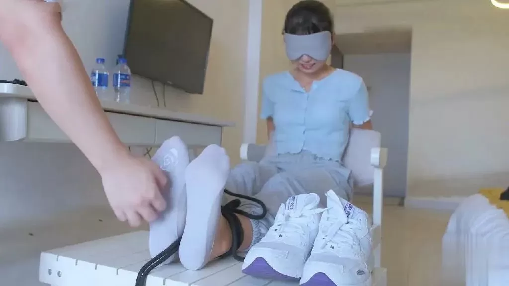 V笑—运动系小姐姐TK 2.webp