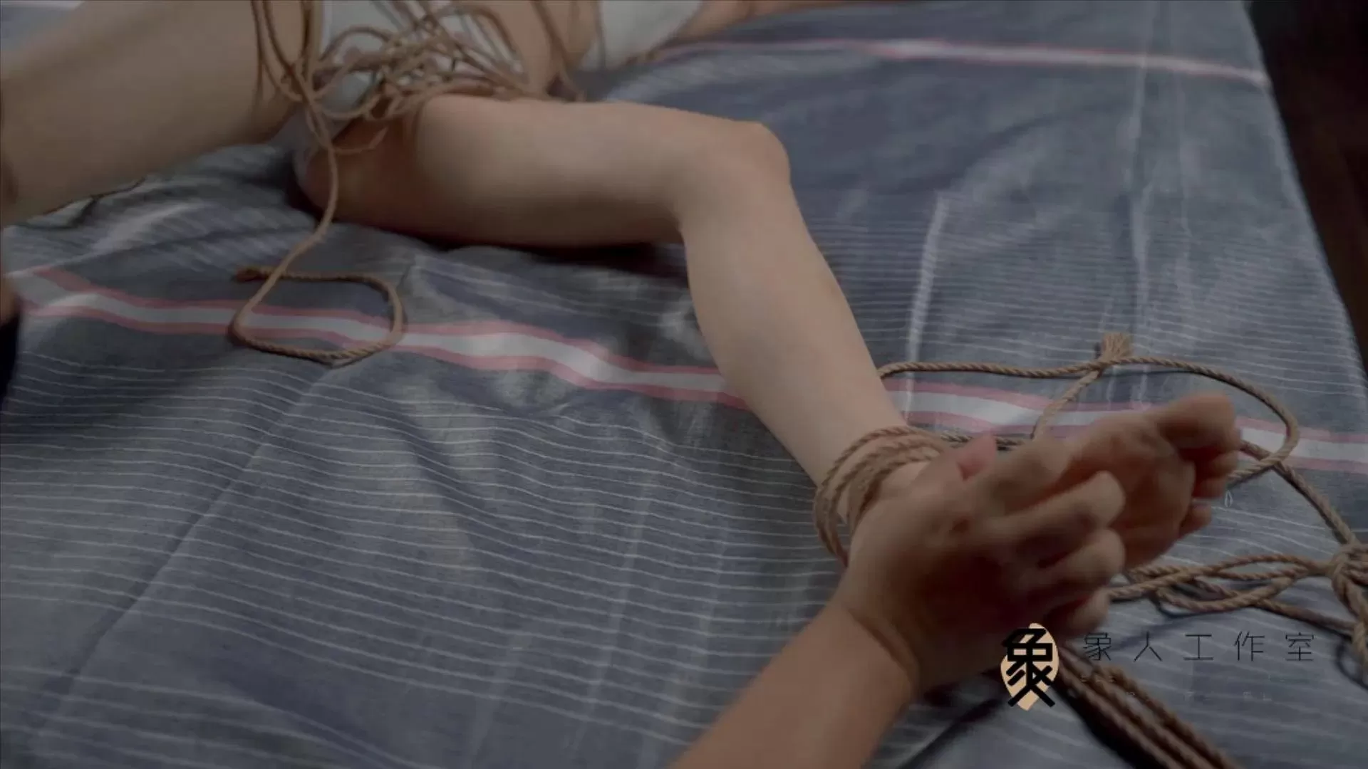 象人原创-嗷嗷TK- 极限的痒！给嗷嗷痒得笑不停疯狂喊停 3.webp