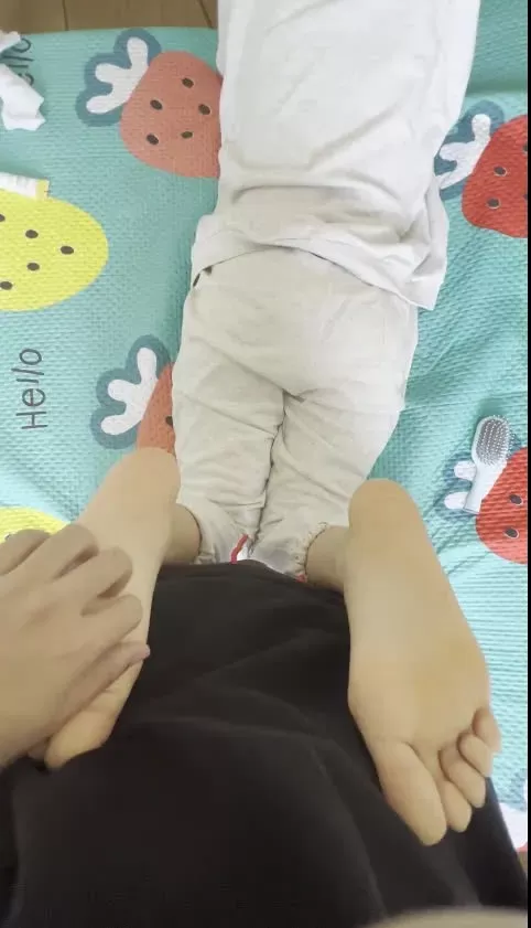 175身高-农大学姐被挠脚心 (4).webp