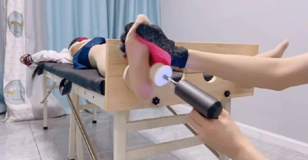 【咕咕0720】一镜到底持续TK！双马尾jk萝莉连续痒刑地狱 (6).webp