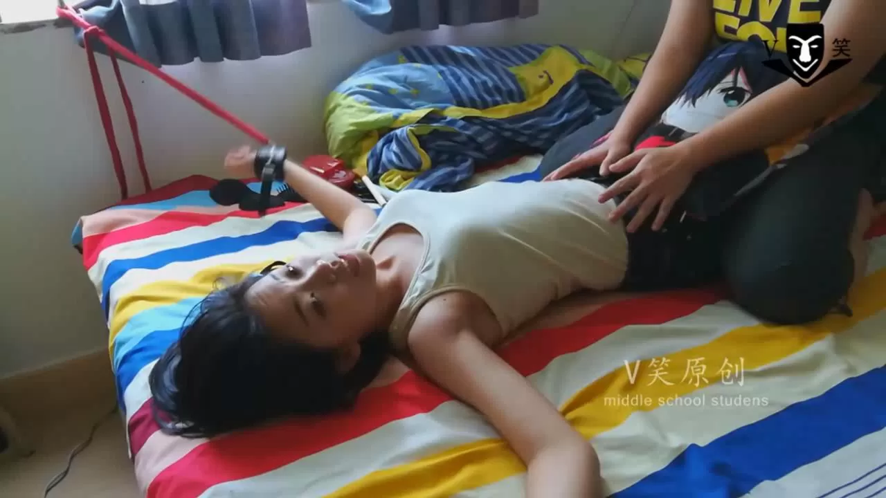 V笑原创 中学生TK番外1桐桐.mp4_20251214_203709649.webp