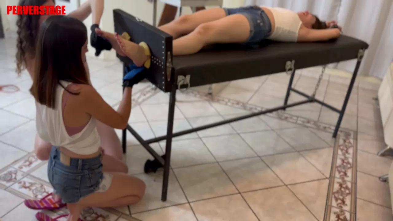 Perverstage – Crazy Massage Double Tickling Gloves Mania 2 Chapter (Custom)3.webp