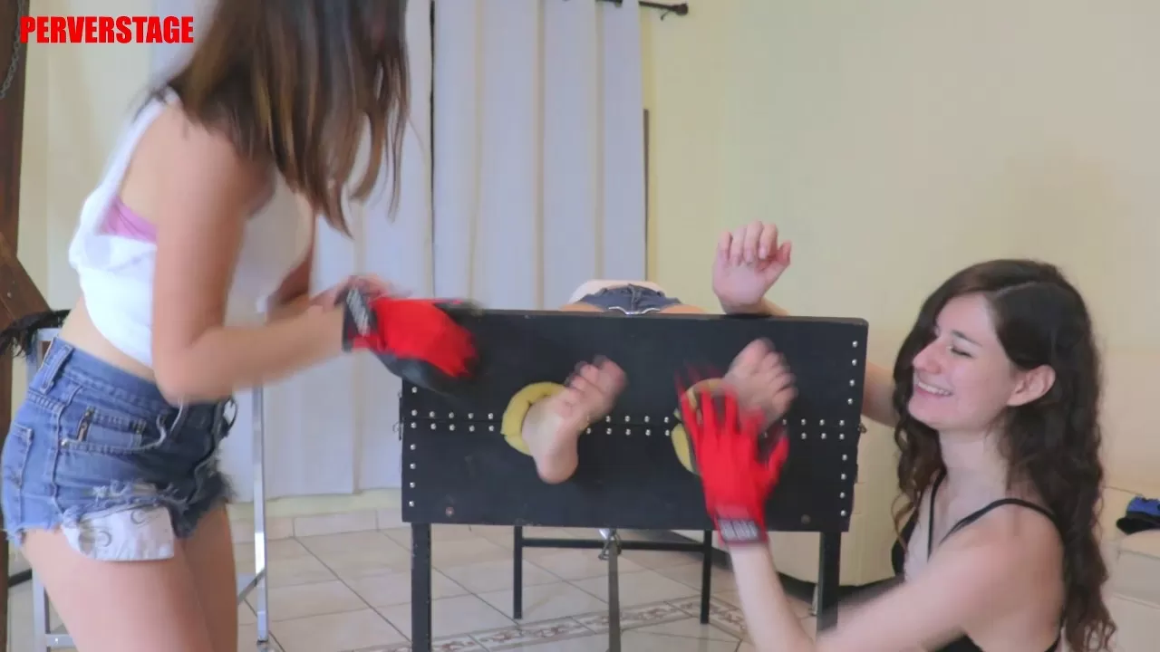 Perverstage – Crazy Massage Double Tickling Gloves Mania 2 Chapter (Custom)7.webp